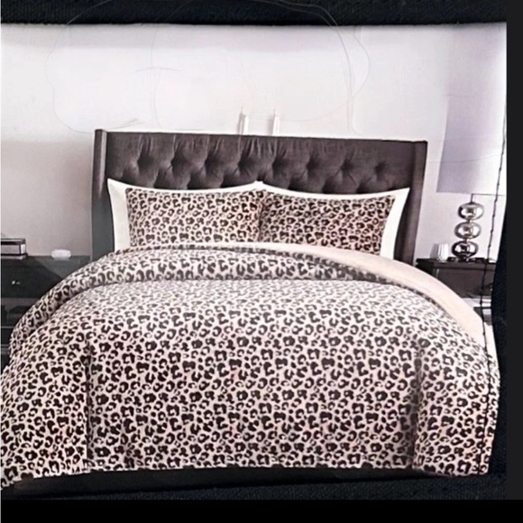 Dwell Studio Brown and Black Leopard Print Full/Queen Comforter Set 90”x90” - Picture 2 of 2
